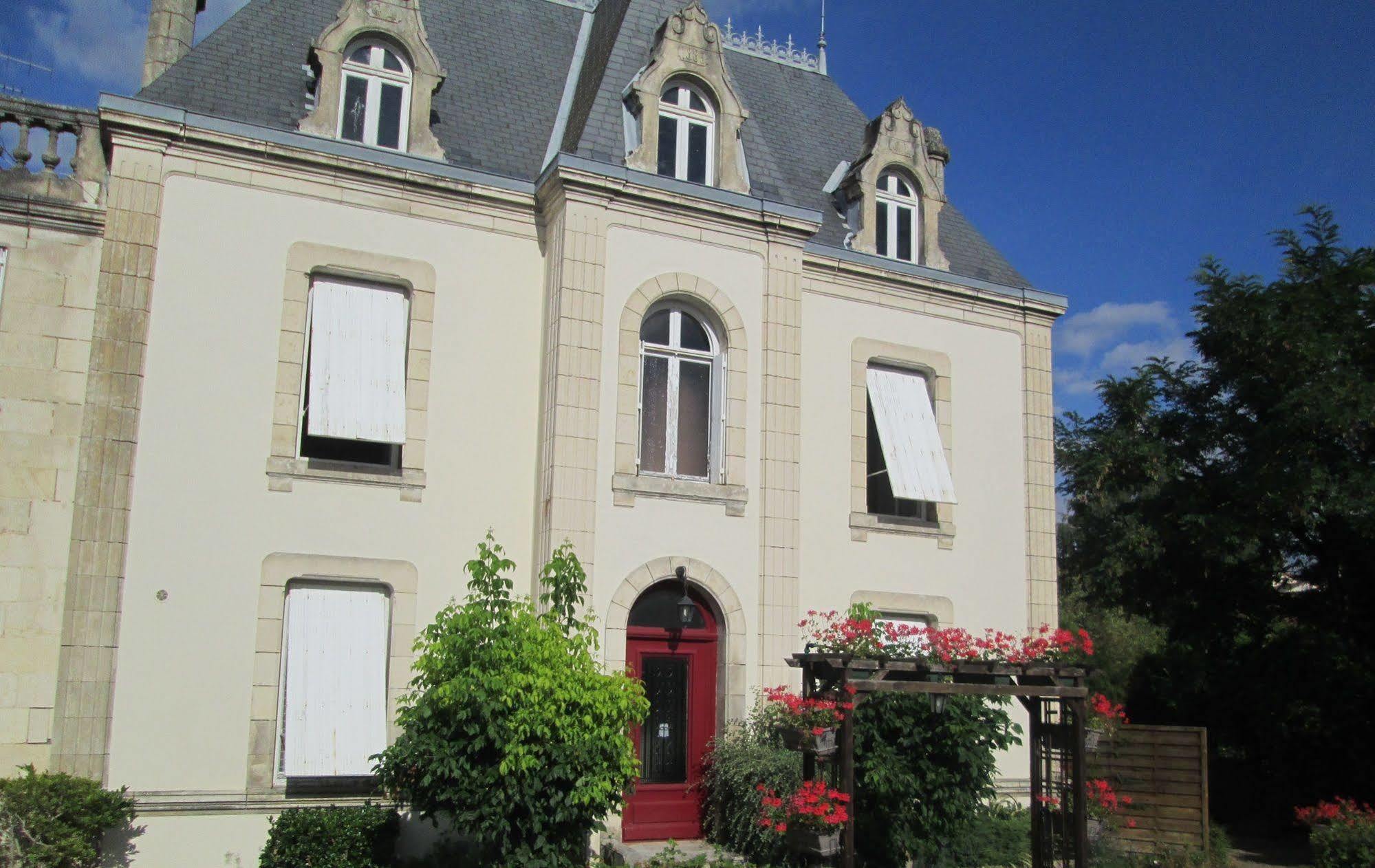 Logis Hotel Beausejour Chauvigny Exterior foto